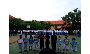 PENGHARGAAN SISWA BERPRESTASI NASIONAL YAYASAN HANG TUAH